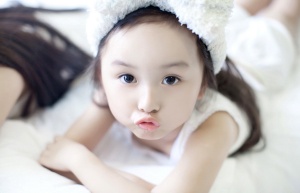 Mẹo dân gian nuôi con gái xinh như công chúa ngay từ nhỏ