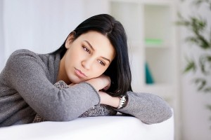 Nhiều người phải sống chung với tình trạng huyết trắng bệnh lý.