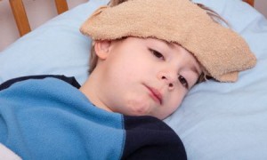 Những sai lầm nguy hiểm khi chăm con ốm