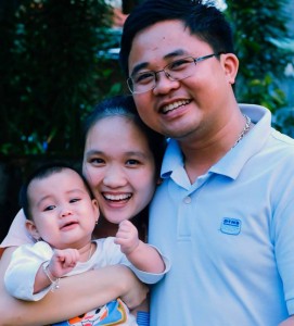 Huấn luyện bé tự xúc ăn từ 6 tháng