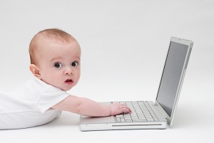 7 biểu hiện lúc mới chào đời cho biết trẻ thông minh hay không?